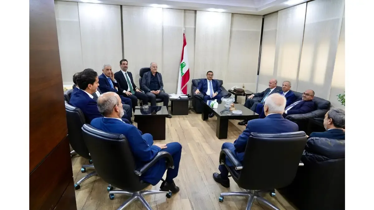 لحاج بحث مع وفد النواب السنة في كيفية تطبيق قانون العفو العام على ضوء قرار المجلس الدستوري